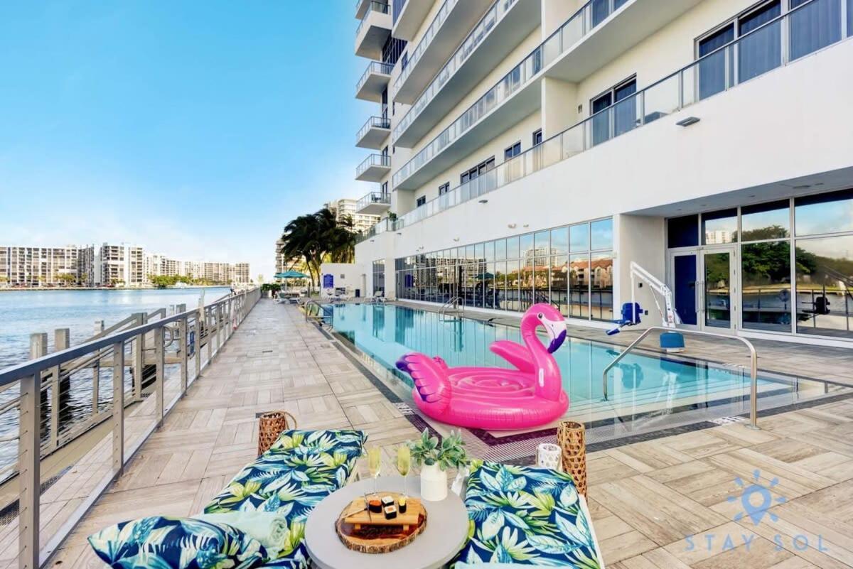 Apartmán Luxury With Stunning View, Balcony, Amazing Pools Hollywood Exteriér fotografie