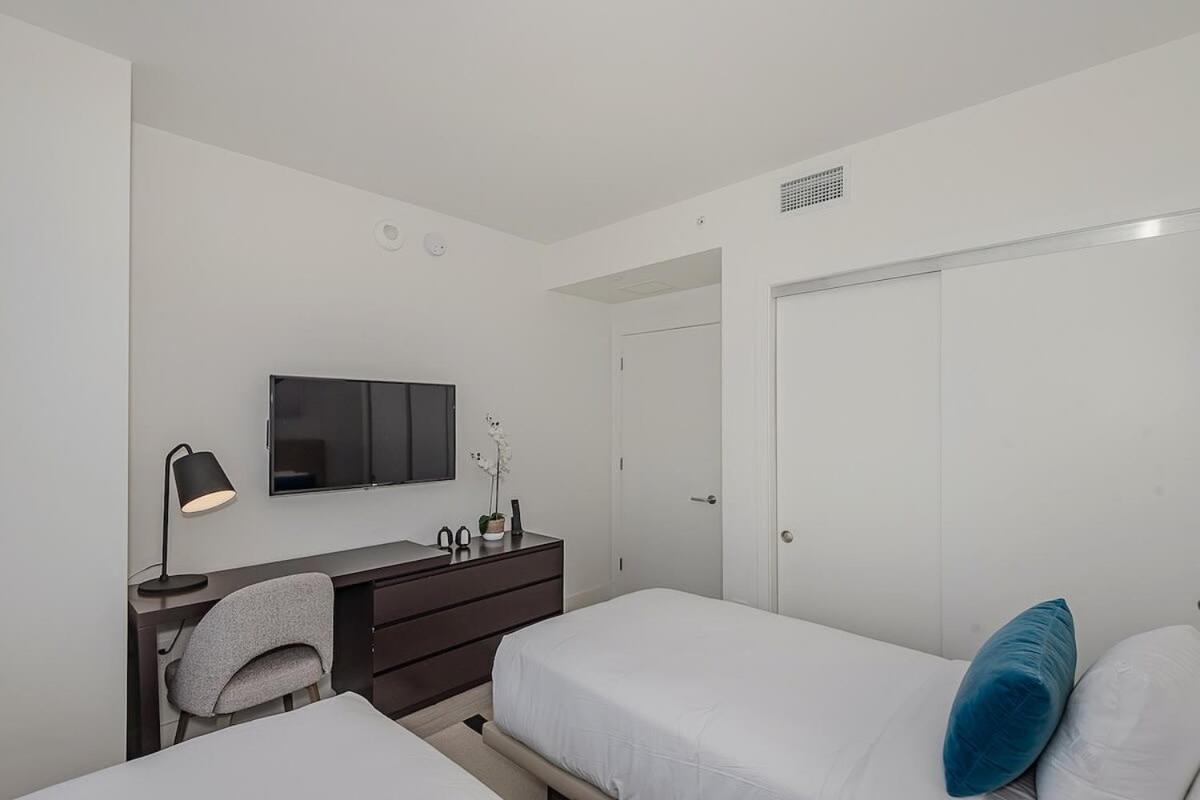Apartmán Luxury With Stunning View, Balcony, Amazing Pools Hollywood Exteriér fotografie