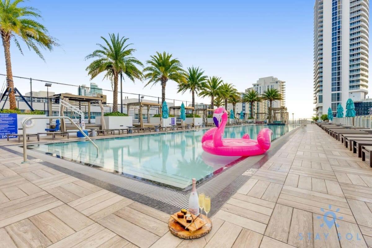 Apartmán Luxury With Stunning View, Balcony, Amazing Pools Hollywood Exteriér fotografie