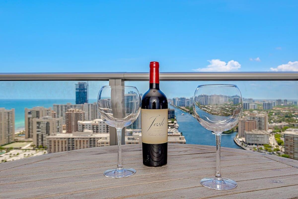 Apartmán Luxury With Stunning View, Balcony, Amazing Pools Hollywood Exteriér fotografie
