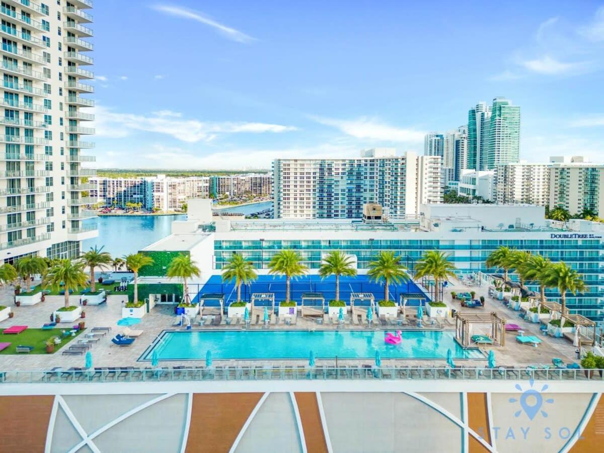 Apartmán Luxury With Stunning View, Balcony, Amazing Pools Hollywood Exteriér fotografie