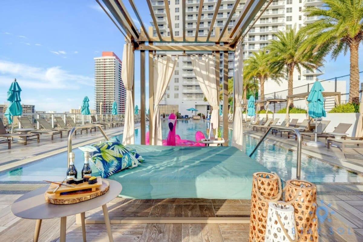 Apartmán Luxury With Stunning View, Balcony, Amazing Pools Hollywood Exteriér fotografie