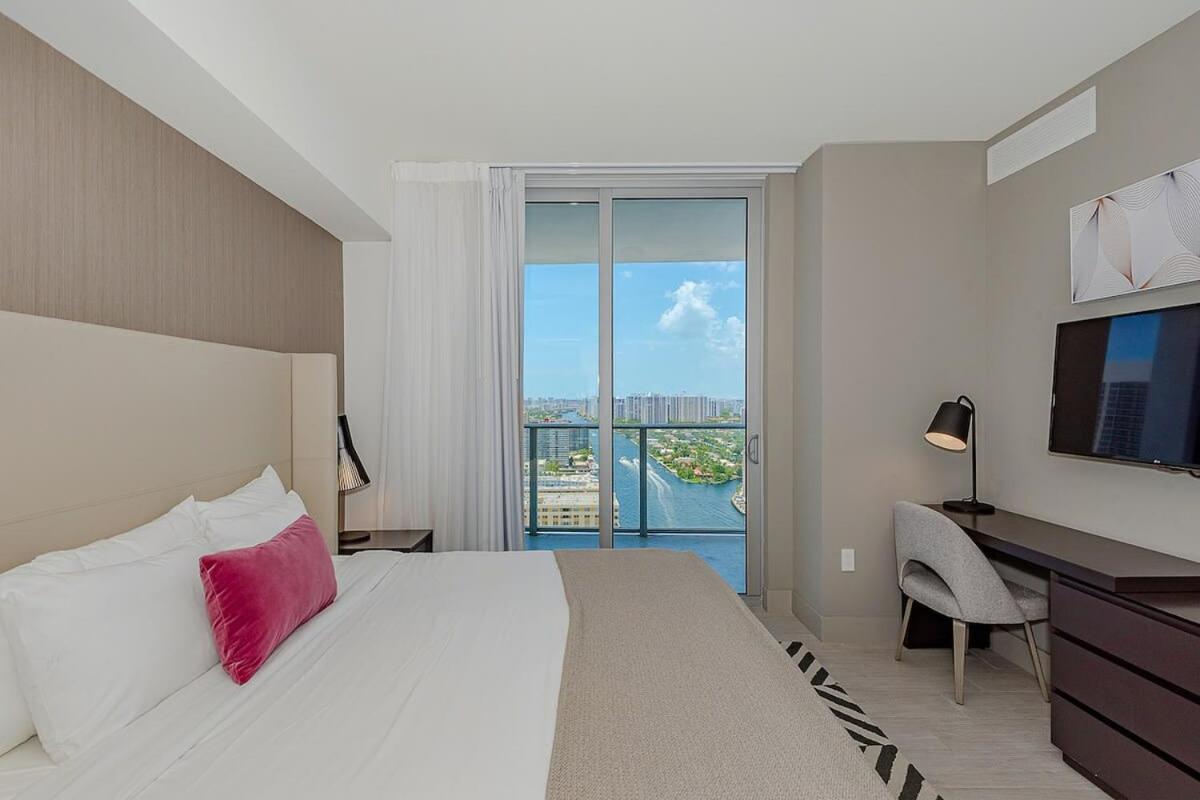 Apartmán Luxury With Stunning View, Balcony, Amazing Pools Hollywood Exteriér fotografie