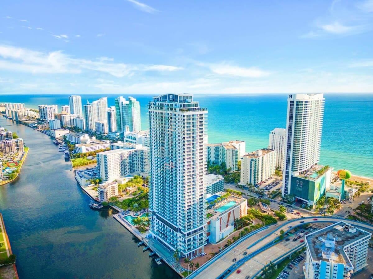 Apartmán Luxury With Stunning View, Balcony, Amazing Pools Hollywood Exteriér fotografie