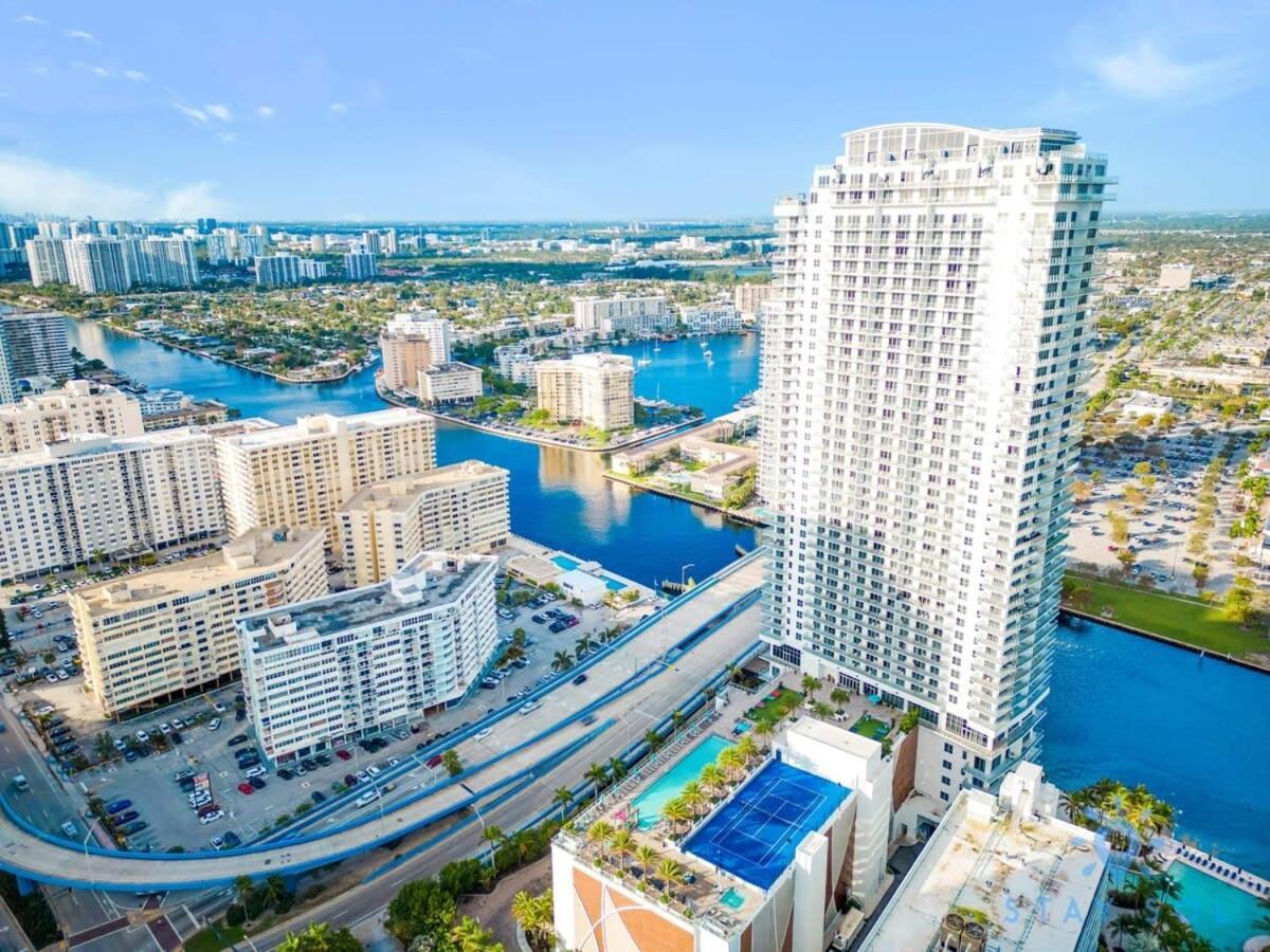 Apartmán Luxury With Stunning View, Balcony, Amazing Pools Hollywood Exteriér fotografie