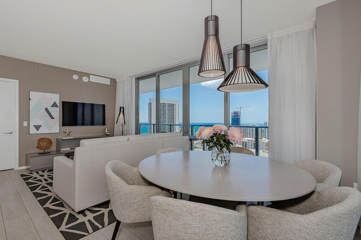 Apartmán Luxury With Stunning View, Balcony, Amazing Pools Hollywood Exteriér fotografie