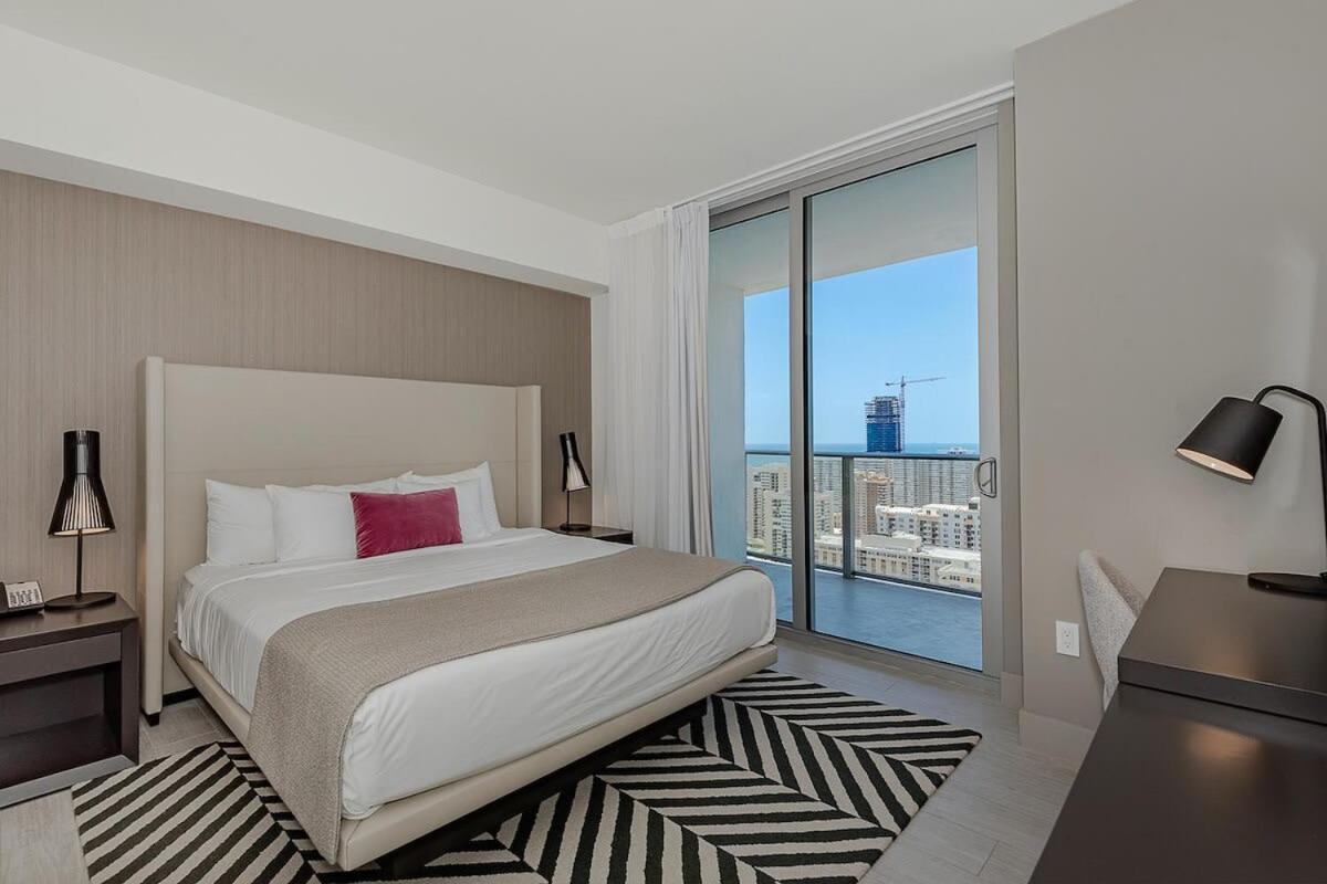 Apartmán Luxury With Stunning View, Balcony, Amazing Pools Hollywood Exteriér fotografie