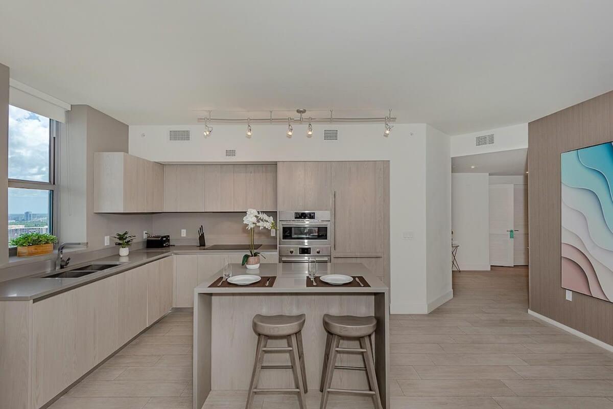 Apartmán Luxury With Stunning View, Balcony, Amazing Pools Hollywood Exteriér fotografie