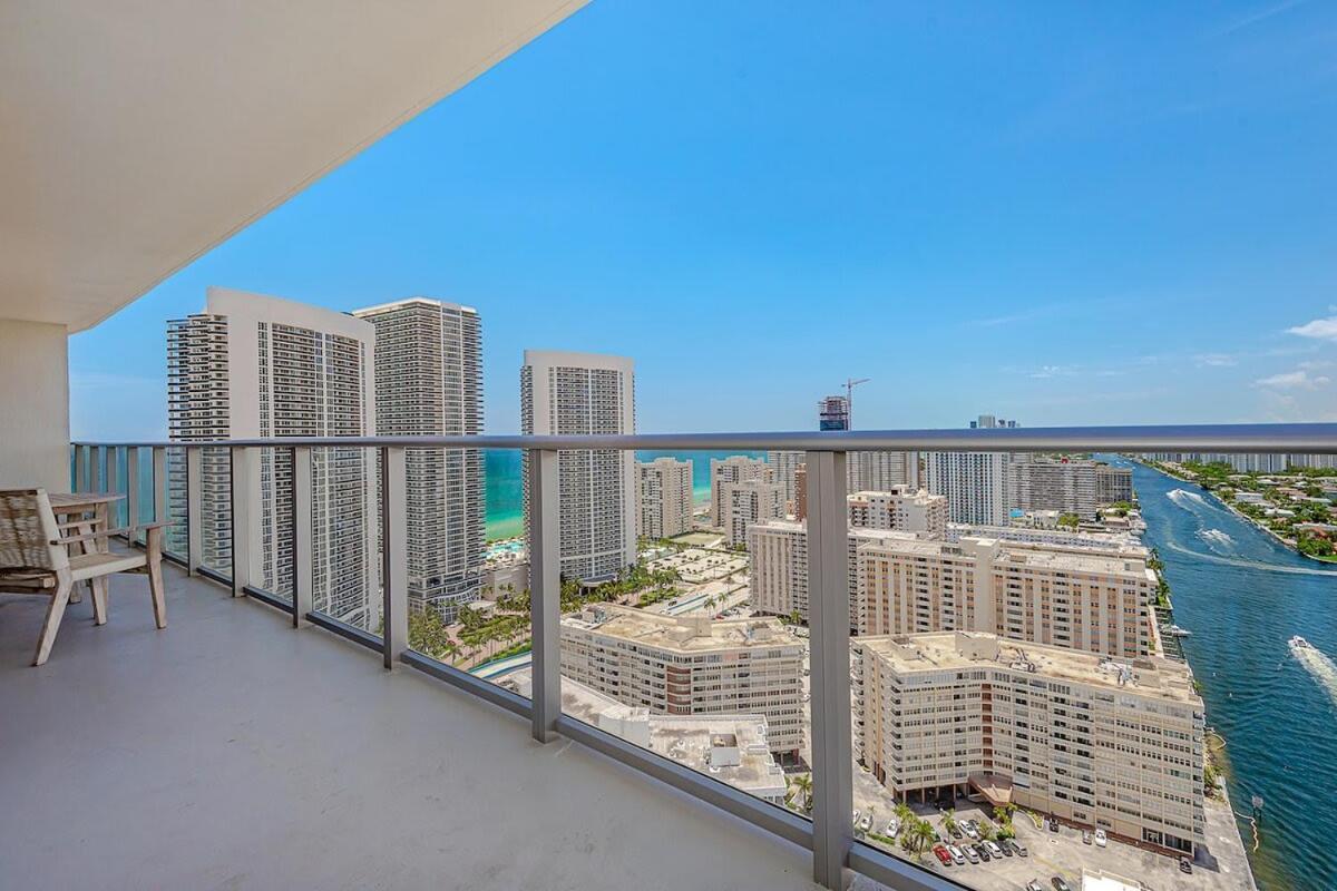 Apartmán Luxury With Stunning View, Balcony, Amazing Pools Hollywood Exteriér fotografie
